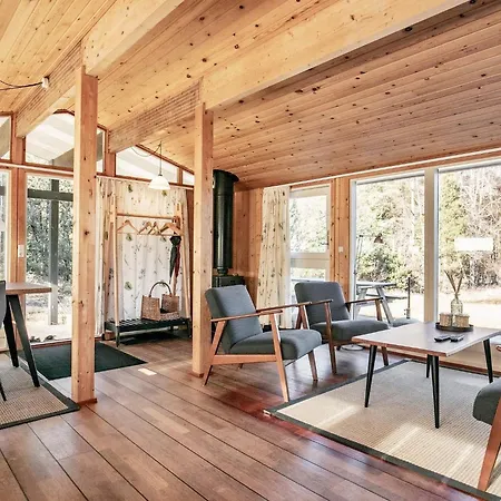 度假居 4 Person In *